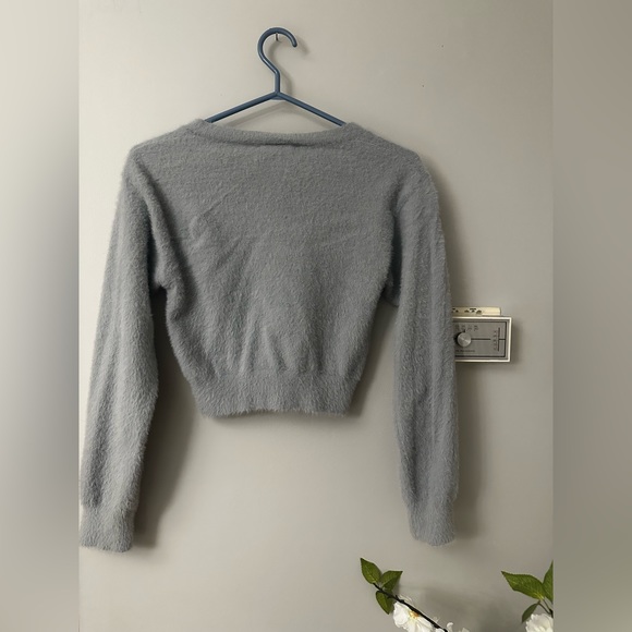 🎀 WOMEN’S FUZZY NYLON BUTTON UP CARDIGAN 🎀 - Picture 2 of 3